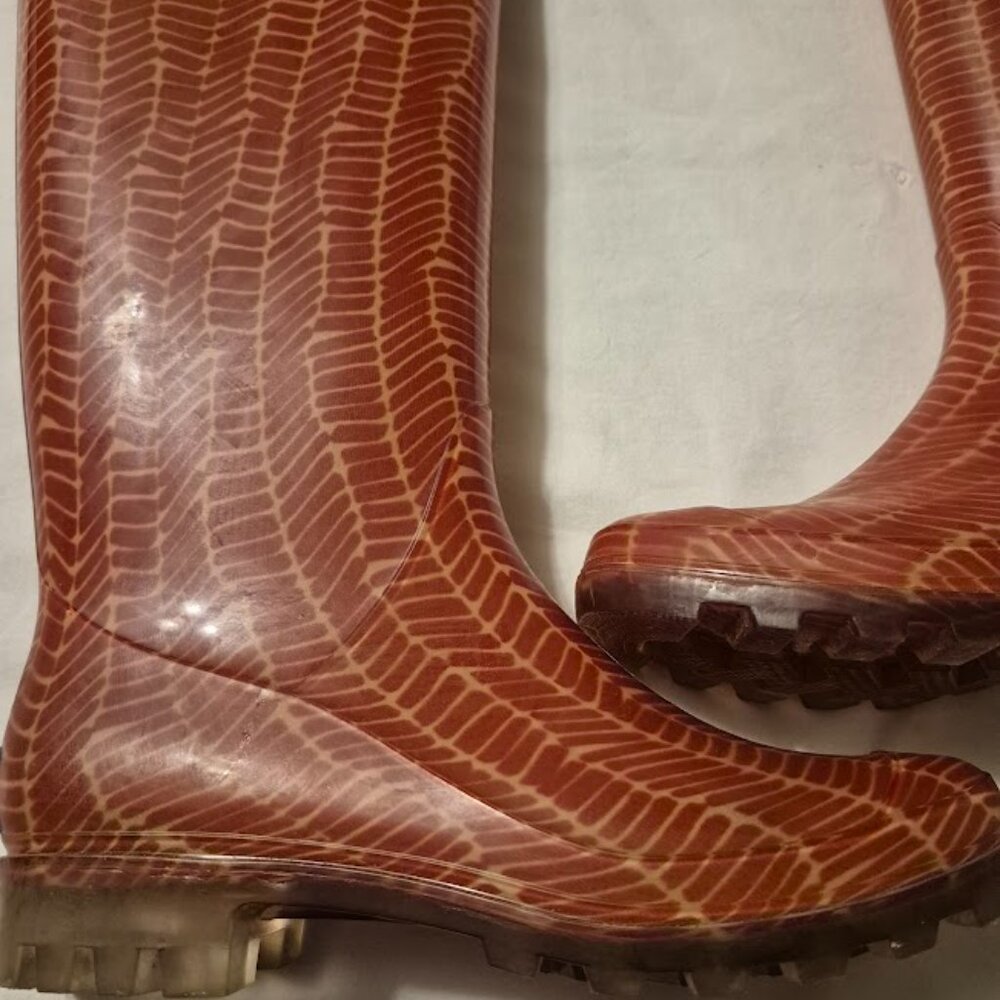 Womens Toms Rain Boots Cabrilla Waterproof Rubber Printed Red Herringbone W7 - Picture 2 of 7
